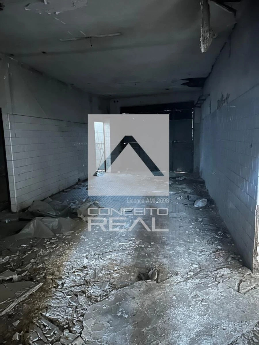 Prédio para Venda em Milheiros Foto 9