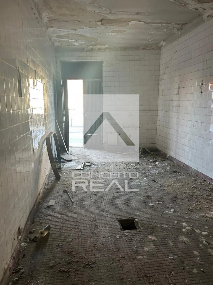 Prédio para Venda em Milheiros Foto 4