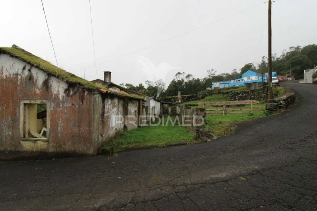 Moradia T3 para Venda em Posto Santo Foto 4