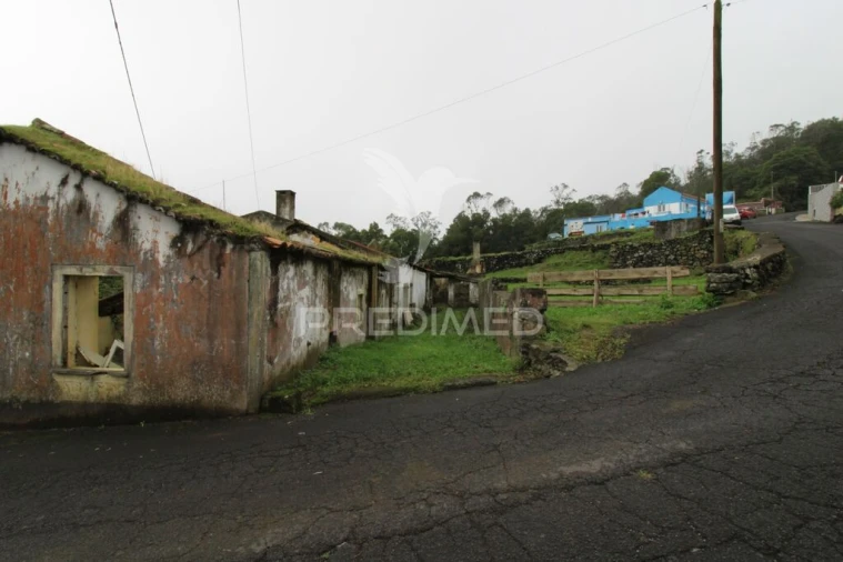 Moradia T3 para Venda em Posto Santo Foto 4