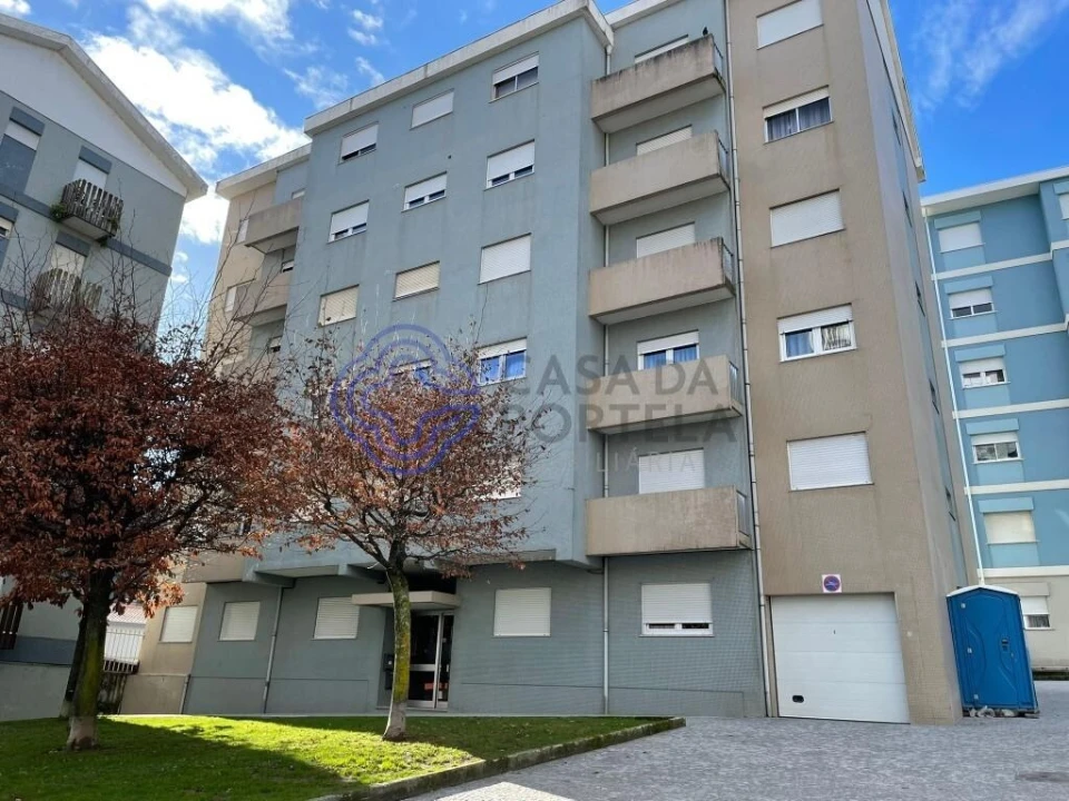 Apartamento T3 para Venda em Cepões, Meijinhos e Melcões Foto 1