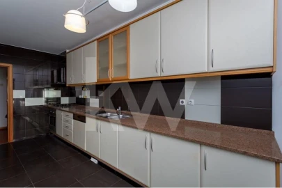 Apartamento T3 para Venda em Carcavelos e Parede