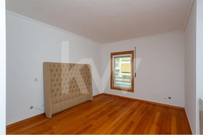Apartamento T3 para Venda em Carcavelos e Parede