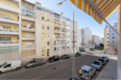 Apartamento T3 para Venda em Carcavelos e Parede