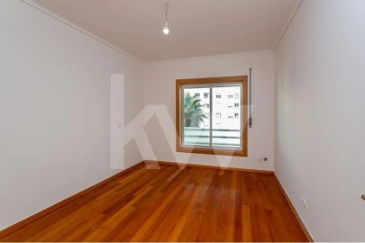 Apartamento T3 para Venda em Carcavelos e Parede