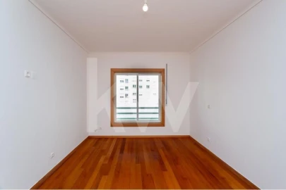 Apartamento T3 para Venda em Carcavelos e Parede
