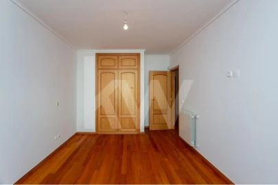 Apartamento T3 para Venda em Carcavelos e Parede