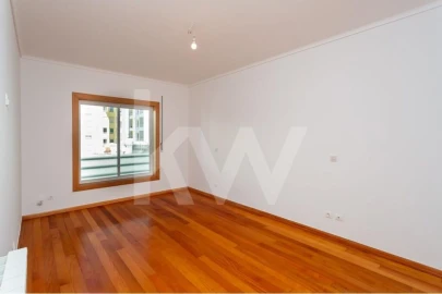 Apartamento T3 para Venda em Carcavelos e Parede