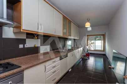 Apartamento T3 para Venda em Carcavelos e Parede