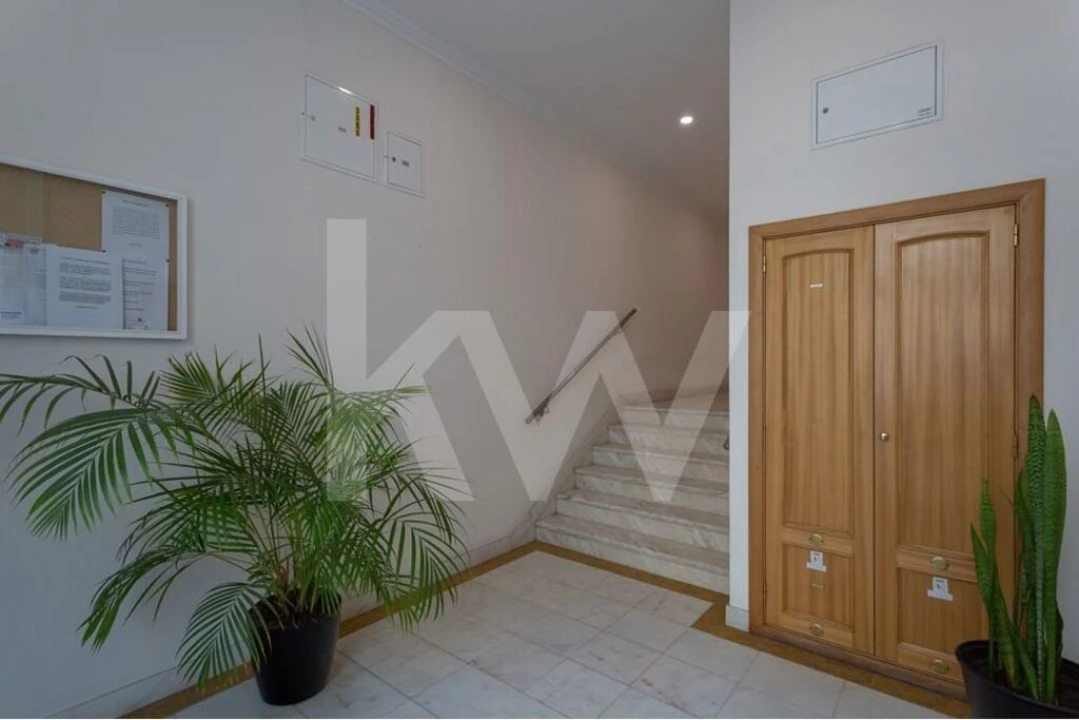Apartamento T3 para Venda em Carcavelos e Parede Foto 30
