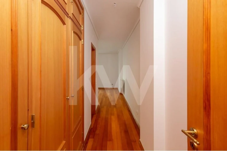 Apartamento T3 para Venda em Carcavelos e Parede Foto 13