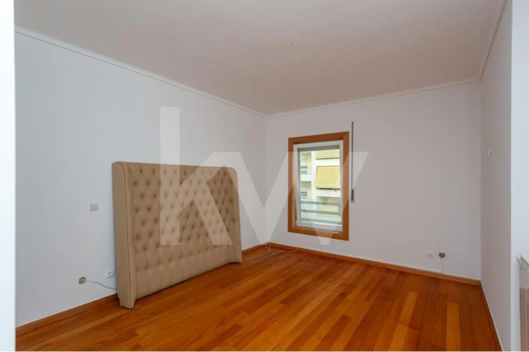 Apartamento T3 para Venda em Carcavelos e Parede Foto 14