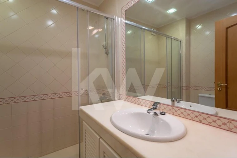 Apartamento T3 para Venda em Carcavelos e Parede Foto 18