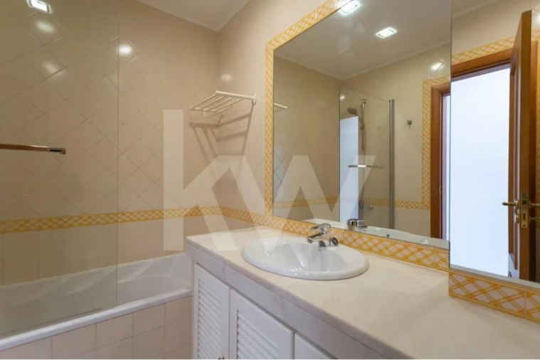 Apartamento T3 para Venda em Carcavelos e Parede Foto 6