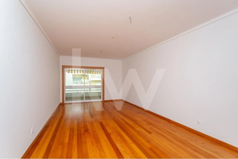 Apartamento T3 para Venda em Carcavelos e Parede Foto 20