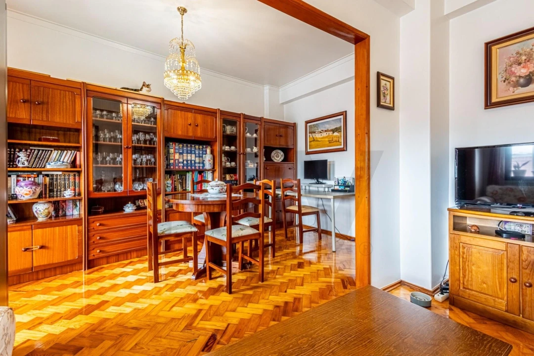 Apartamento T2 para Venda em Póvoa de Santo Adrião e Olival Basto Foto 6