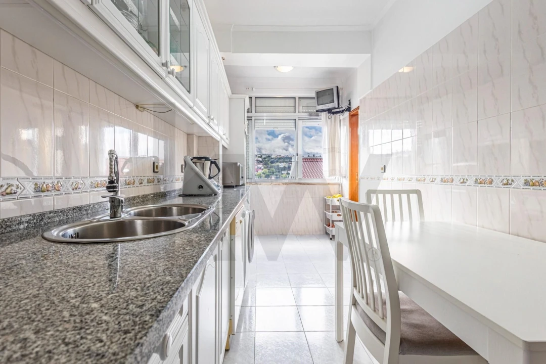 Apartamento T2 para Venda em Póvoa de Santo Adrião e Olival Basto Foto 8