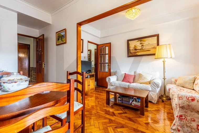 Apartamento T2 para Venda em Póvoa de Santo Adrião e Olival Basto Foto 2