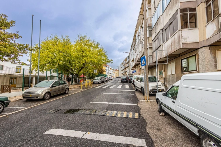 Apartamento T2 para Venda em Póvoa de Santo Adrião e Olival Basto Foto 34