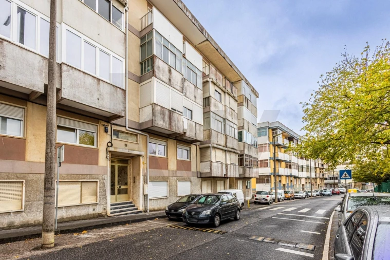 Apartamento T2 para Venda em Póvoa de Santo Adrião e Olival Basto Foto 35