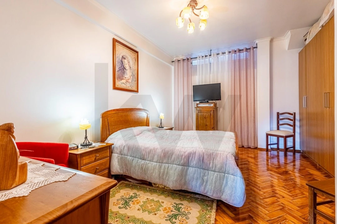 Apartamento T2 para Venda em Póvoa de Santo Adrião e Olival Basto Foto 17