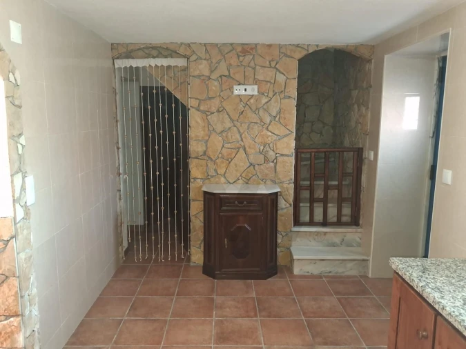 Moradia T1 para Arrendamento em São Pedro da Cadeira Foto 14