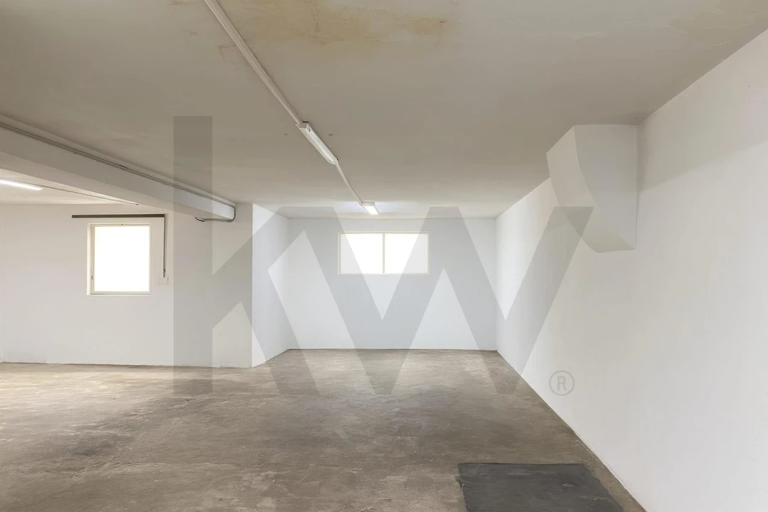 Garagem para Venda em Mafamude e Vilar do Paraíso Foto 6