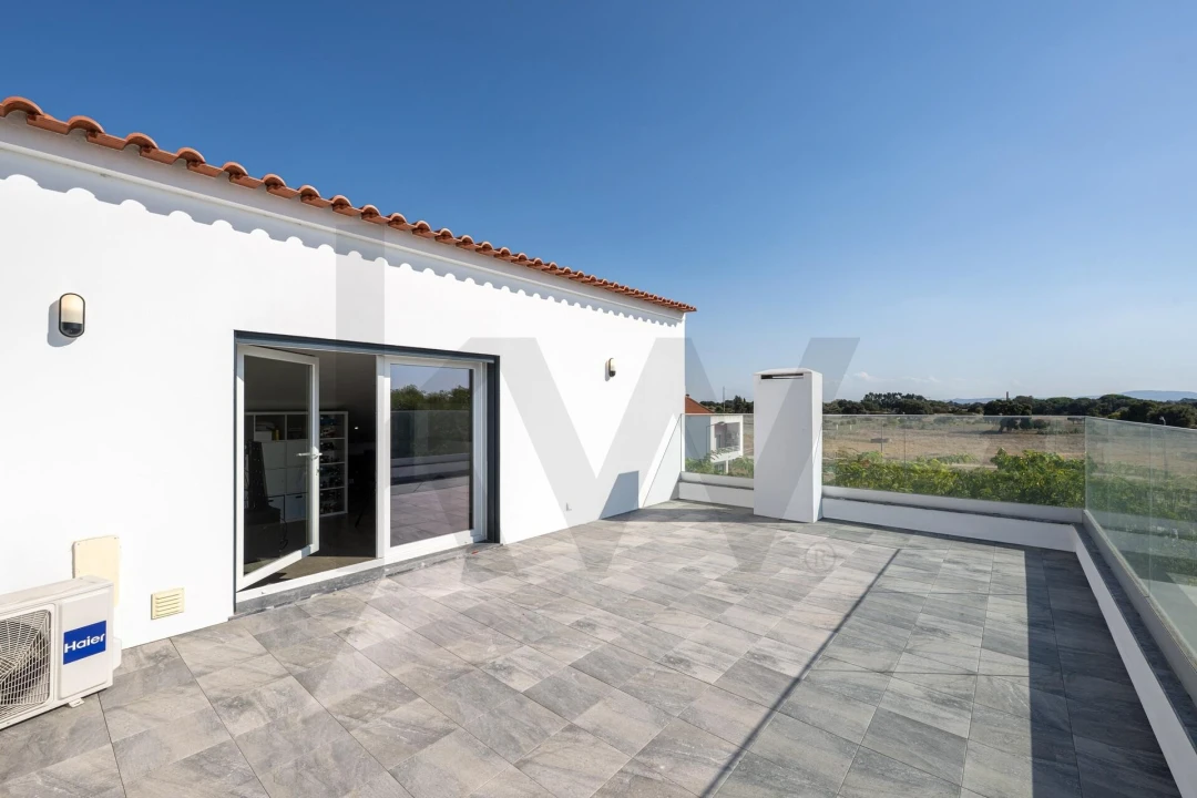 Moradia T3 para Venda em Sarilhos Grandes Foto 26