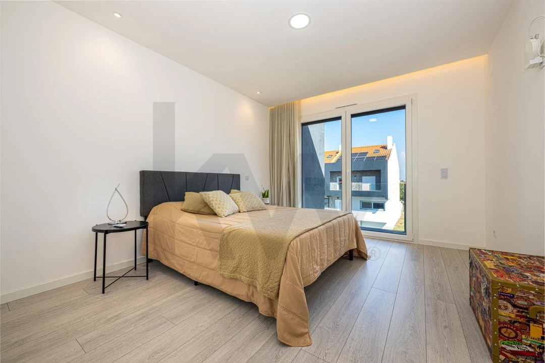 Moradia T3 para Venda em Sarilhos Grandes Foto 16