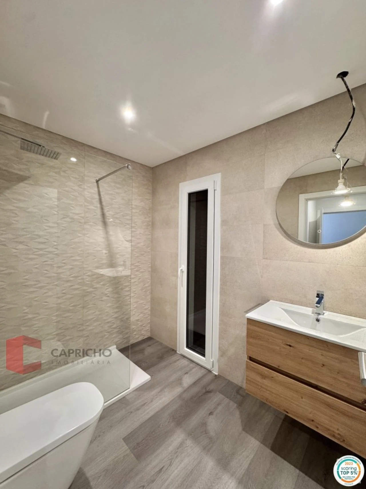 Moradia T4 para Venda em Corroios Foto 6