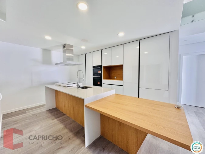 Moradia T4 para Venda em Corroios Foto 4