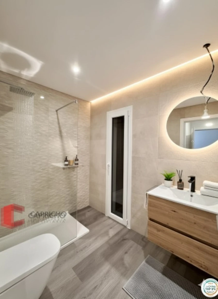 Moradia T4 para Venda em Corroios Foto 13