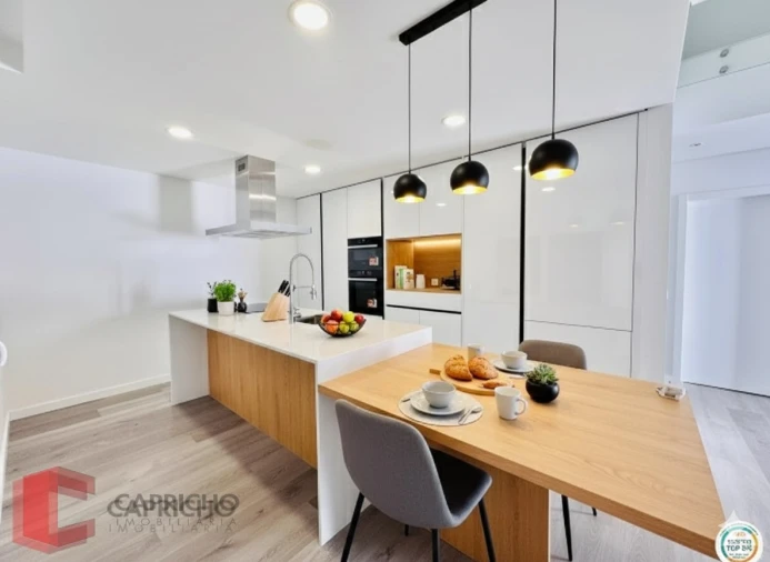 Moradia T4 para Venda em Corroios Foto 18