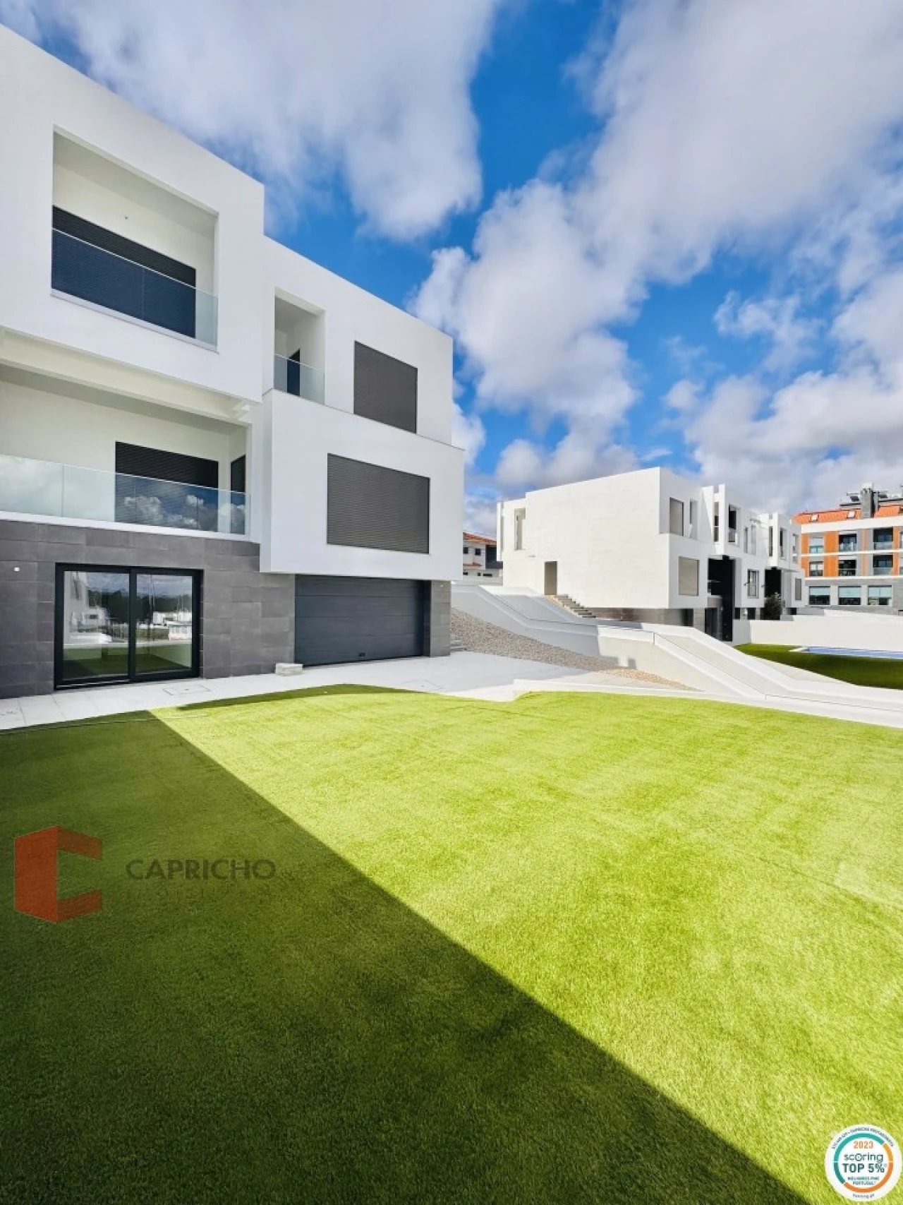 Moradia T4 para Venda em Corroios Foto 2