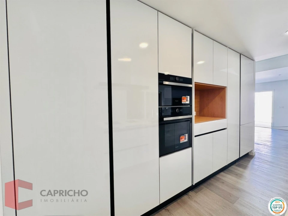 Moradia T4 para Venda em Corroios Foto 4