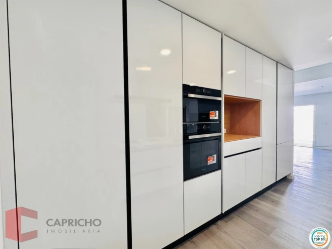 Moradia T4 para Venda em Corroios Foto 4