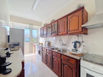 Apartamento T4 para Venda em Romeira e Várzea
