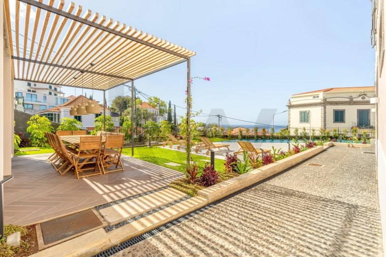 Moradia T7 para Venda em Funchal (Santa Maria Maior) Foto 7