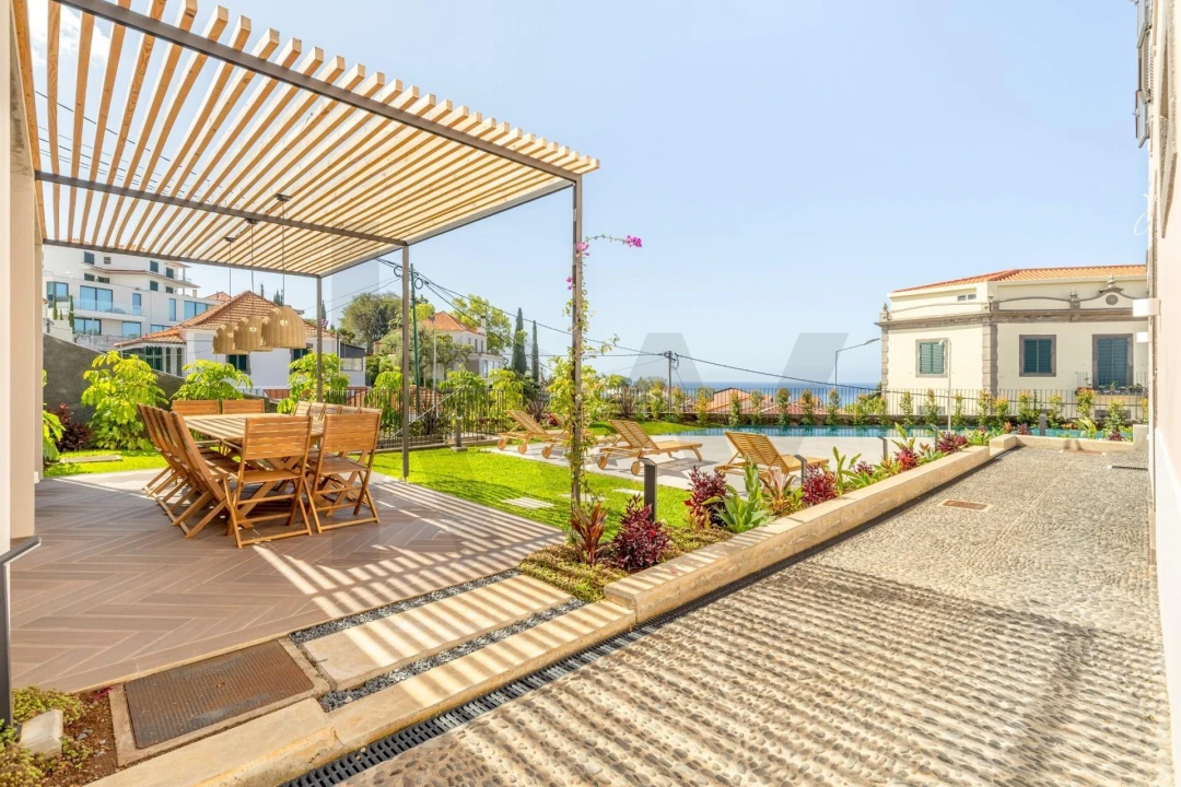 Moradia T7 para Venda em Funchal (Santa Maria Maior) Foto 7