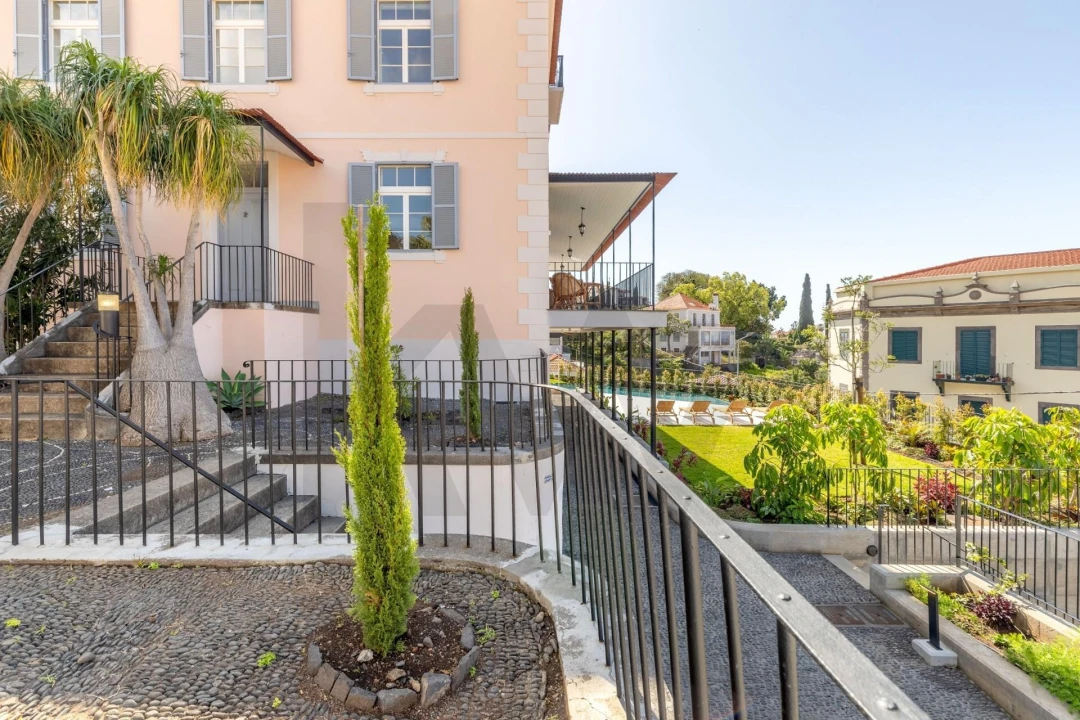 Moradia T7 para Venda em Funchal (Santa Maria Maior) Foto 9