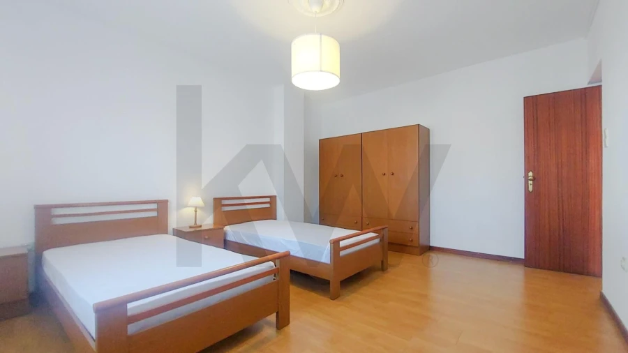 Apartamento T2 para Arrendamento em Porto Salvo Foto 17