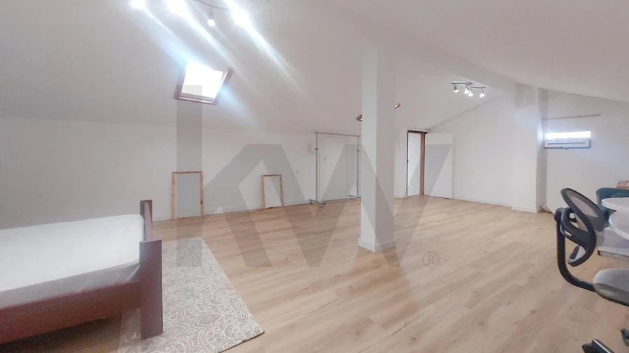 Apartamento T2 para Arrendamento em Porto Salvo Foto 25