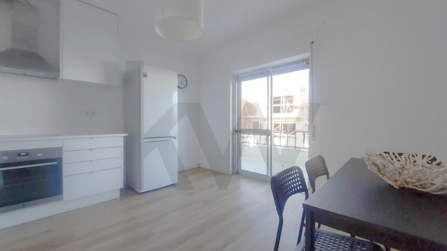 Apartamento T2 para Arrendamento em Porto Salvo Foto 10