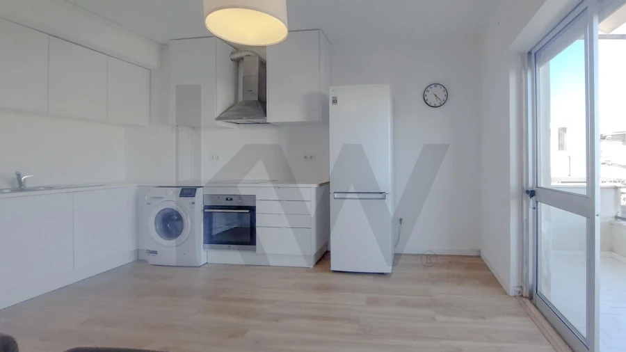 Apartamento T2 para Arrendamento em Porto Salvo Foto 6
