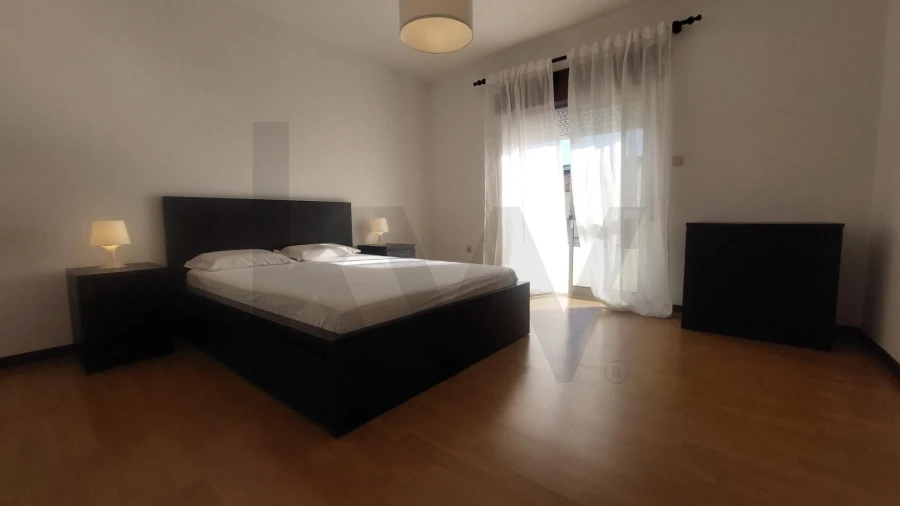 Apartamento T2 para Arrendamento em Porto Salvo Foto 20