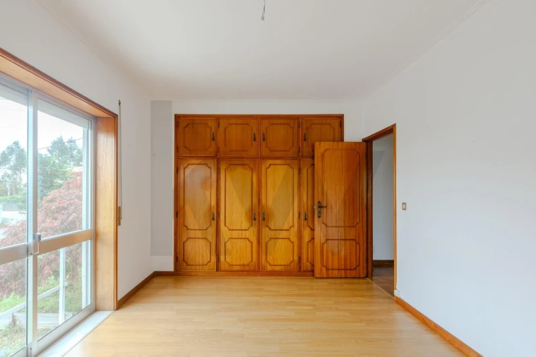 Moradia T4 para Venda em Seide Foto 12