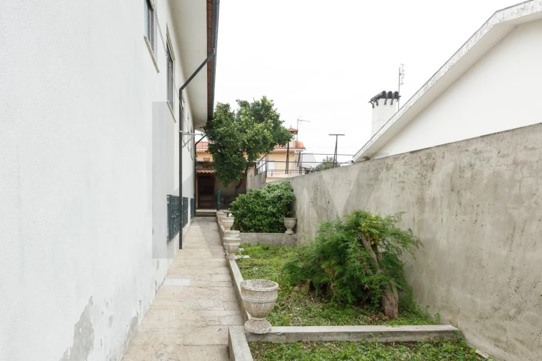 Moradia T4 para Venda em Seide Foto 4