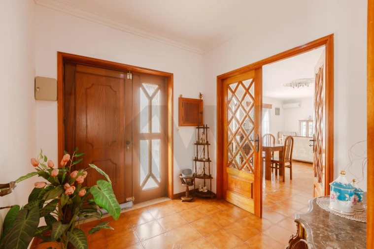 Moradia T4 para Venda em Seide Foto 13