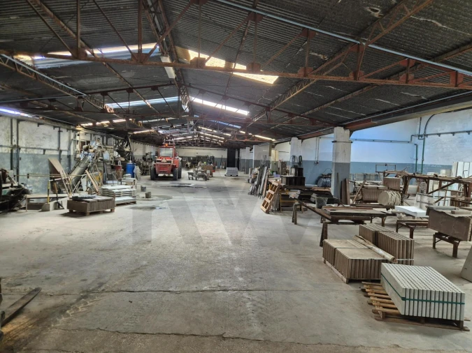 Armazém para Venda em Monte Real e Carvide Foto 8