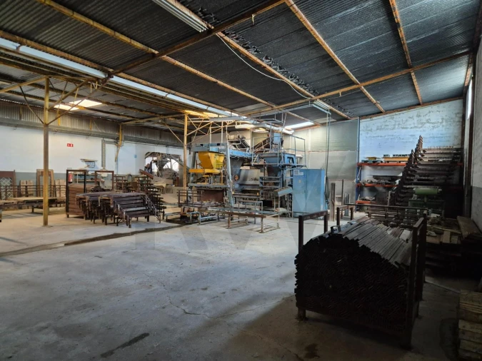 Armazém para Venda em Monte Real e Carvide Foto 11